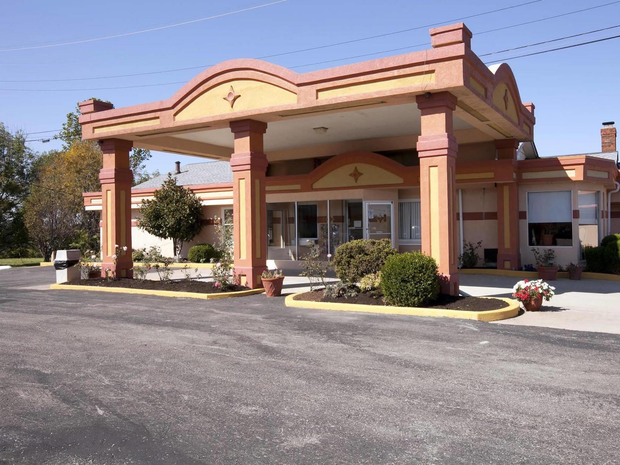 Americas Best Value Inn & Suites Williamstown Exterior photo